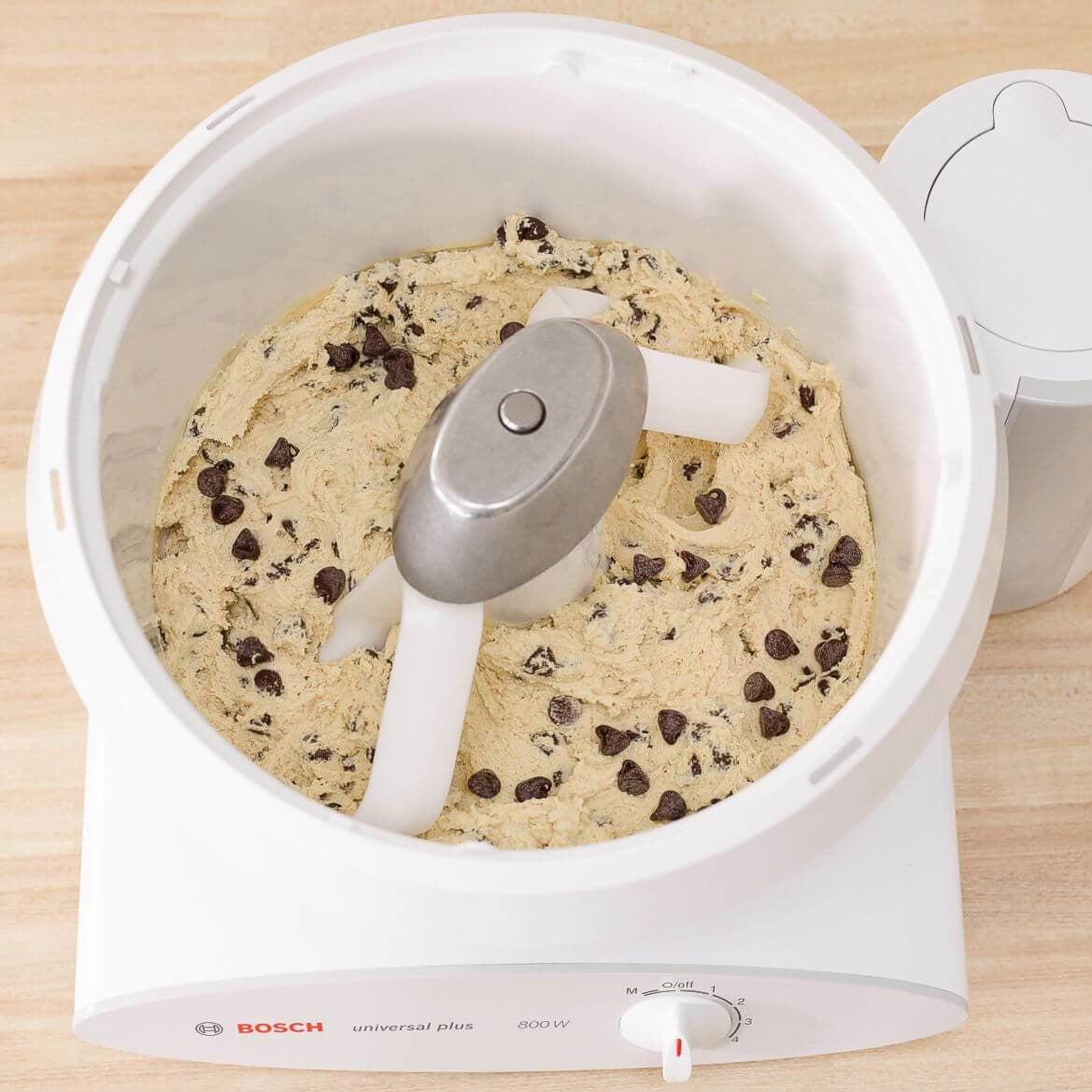 Bosch Universal Plus Kitchen Stand Mixer Bakers Pack Bundle with Bowl  Scraper Cookie, & Cake Paddles, 500 Watt, 6.5-Quarts